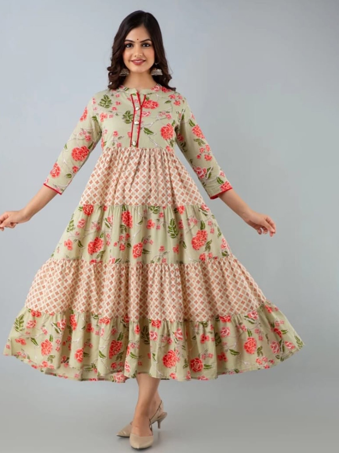 

SBR BABA KURTI Floral Printed Tiered Anarkali Kurta, Cream