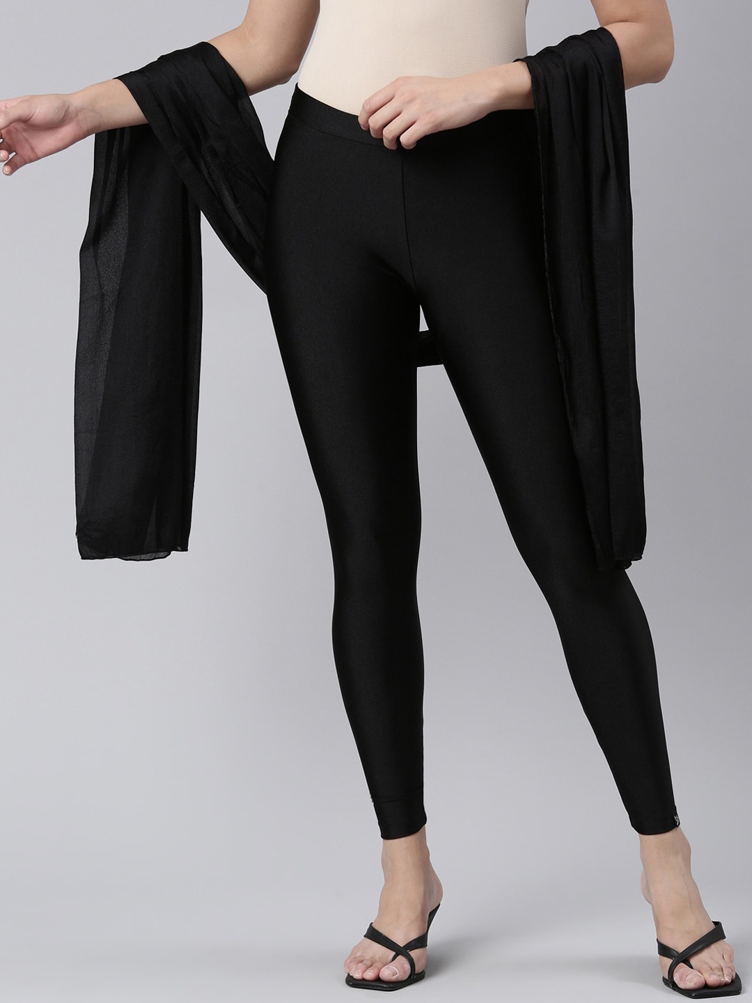 

TWIN BIRDS Stretchable Ankle Length Shimmer Leggings With Shawl, Black