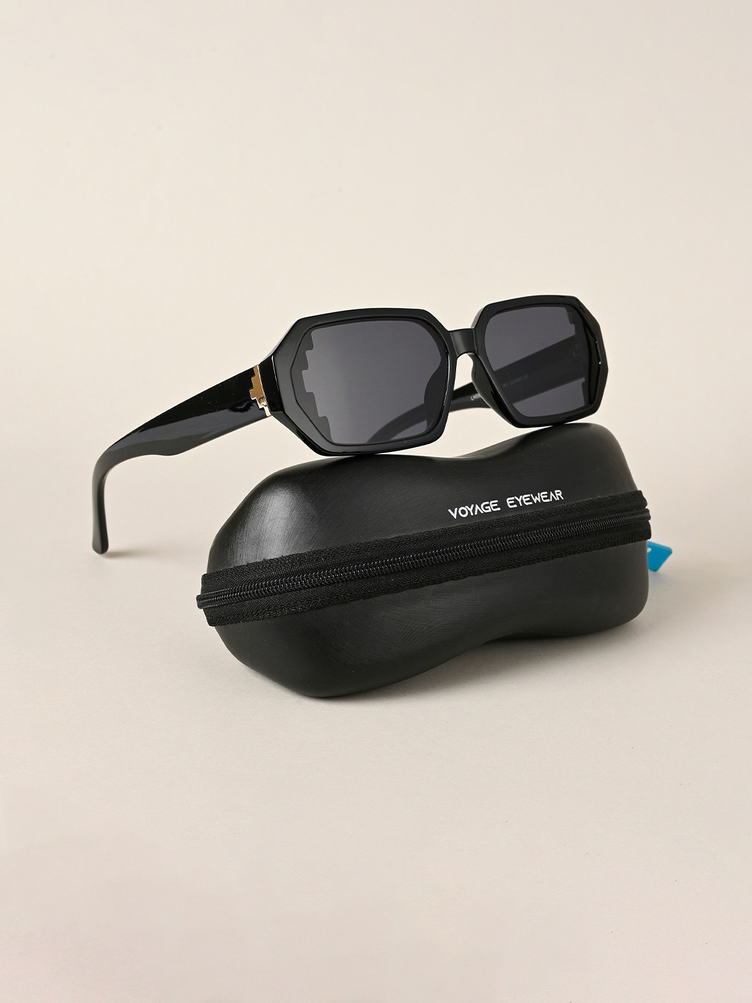 

Voyage Unisex Rectangle Sunglasses with UV Protected Lens LH069MG4508, Black