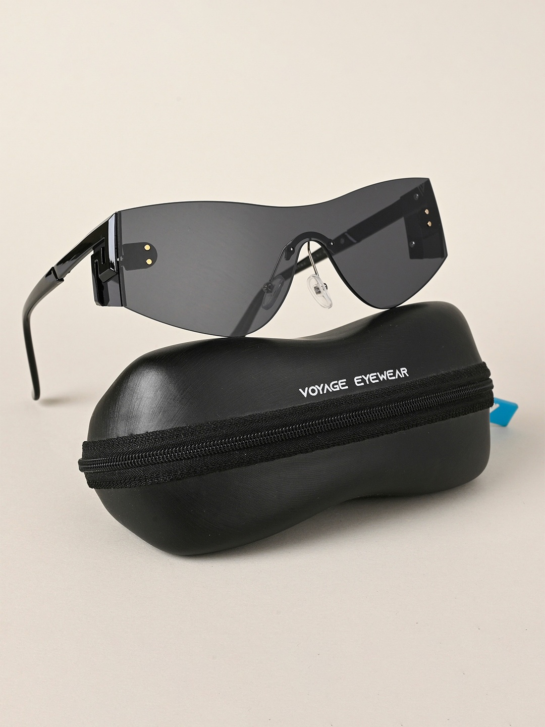 

Voyage Unisex Sports Sunglasses With UV Protected Lens, Black