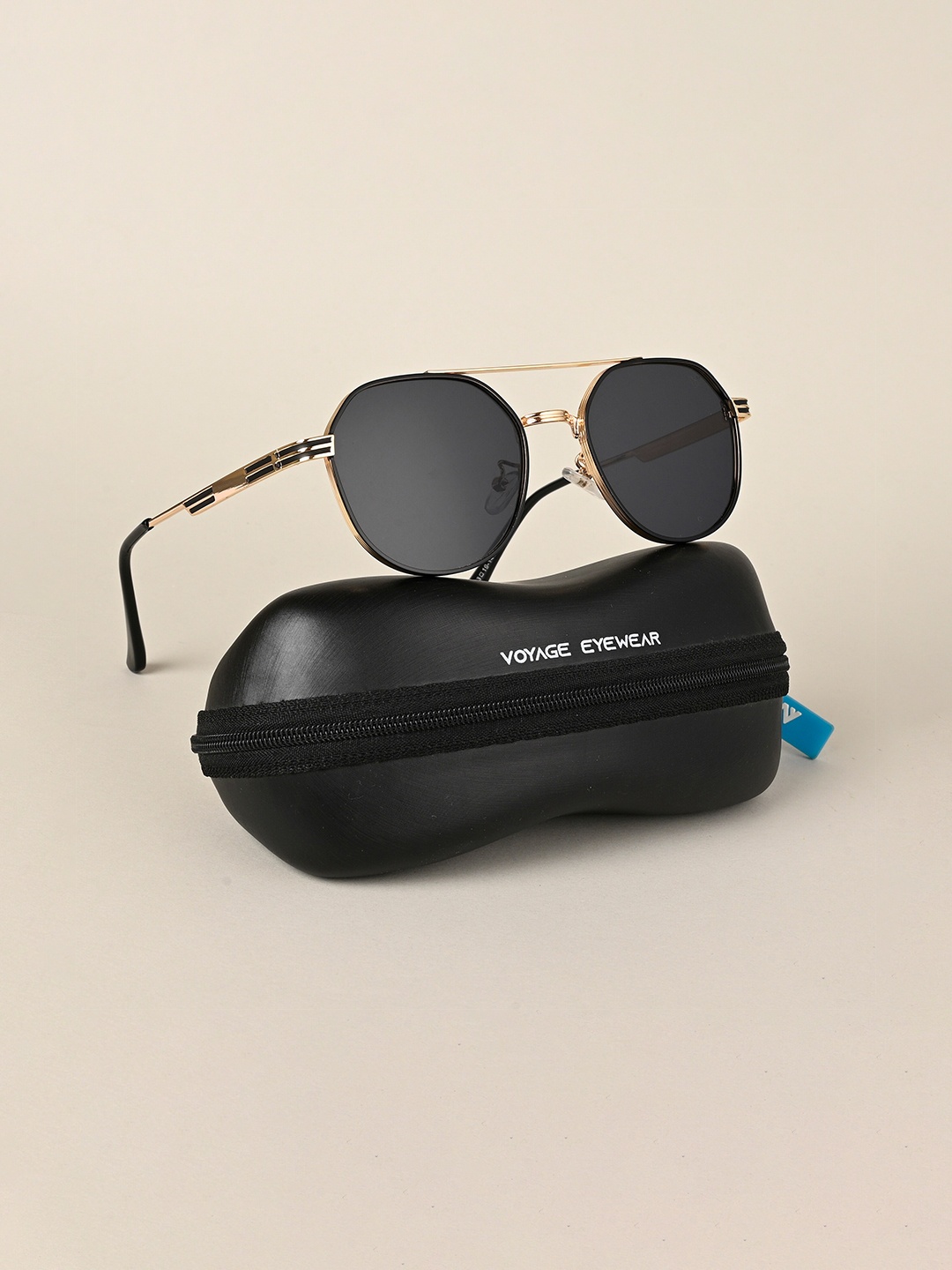 

Voyage Unisex Round Sunglasses With UV Protected Lens, Black