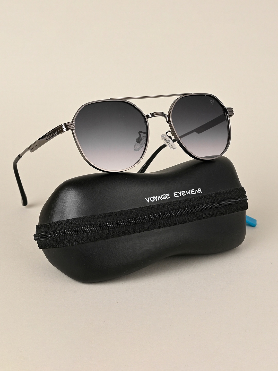 

Voyage Unisex Grey Lens & Gunmetal-Toned Round Sunglasses With UV Protected Lens