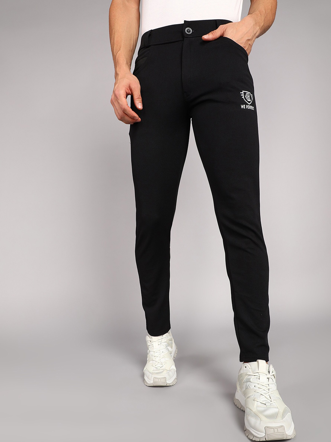 

WE PERFECT Men Relaxed Straight Fit Trousers, Black