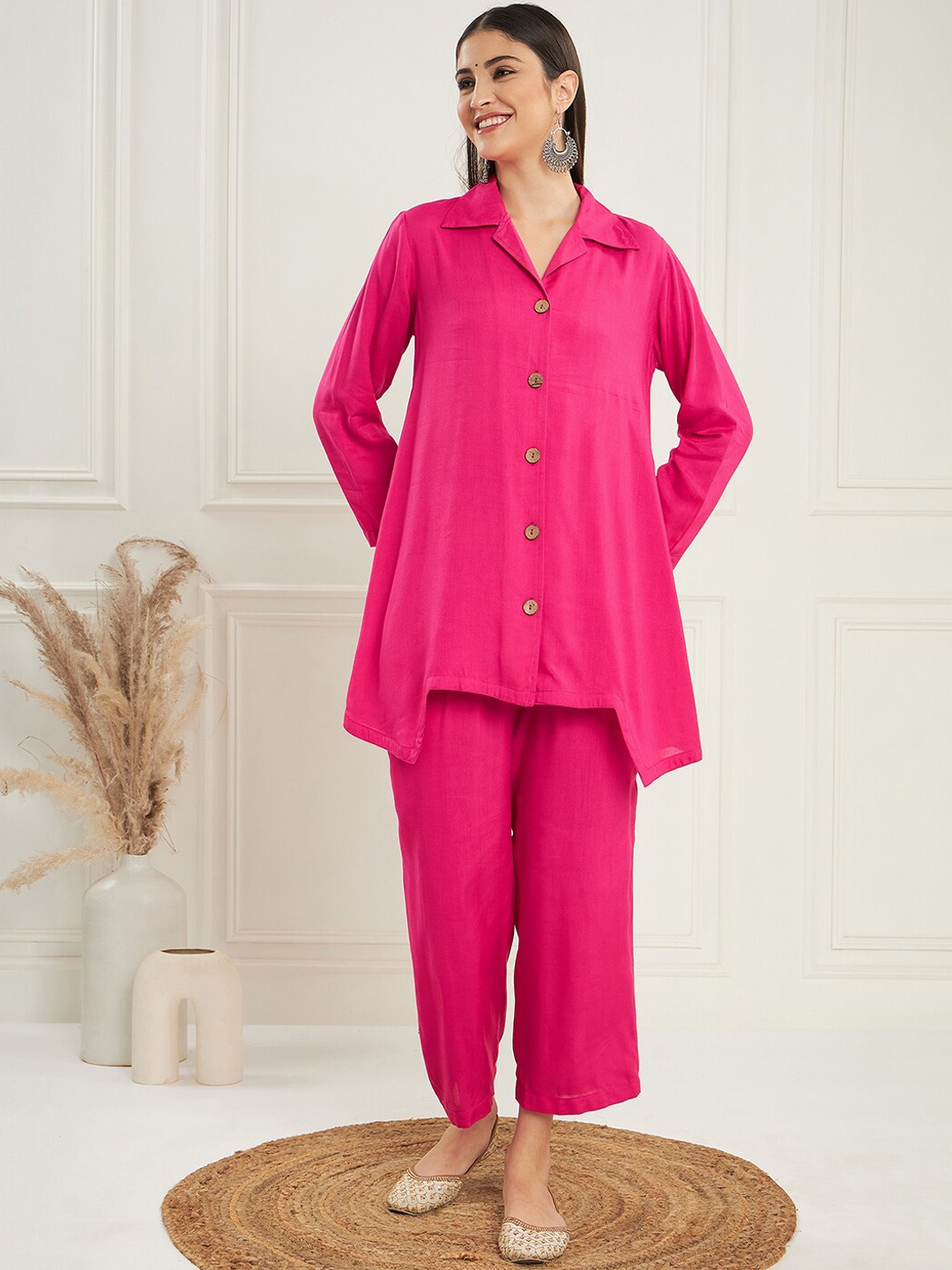 

Sangria Notch Lapel Collar Full sleeve Shirt With Trouser Co-Ords Set, Fuchsia