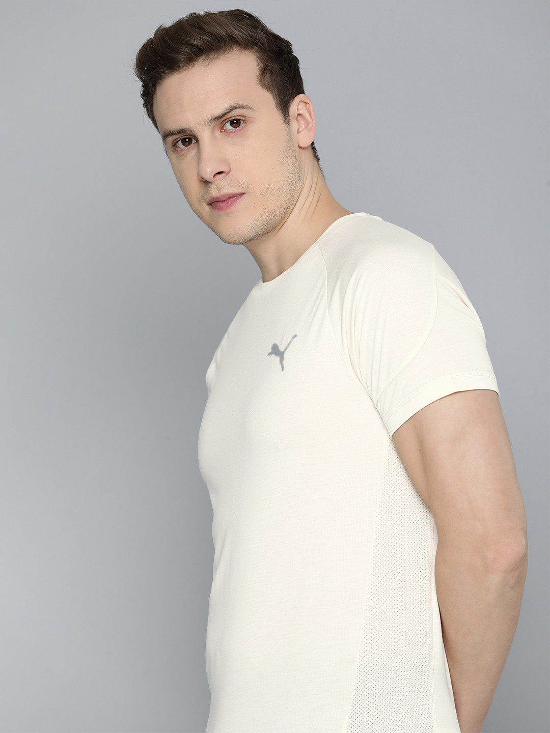 

Puma EVOSTRIPE dryCELL Slim Fit T-shirt, Off white