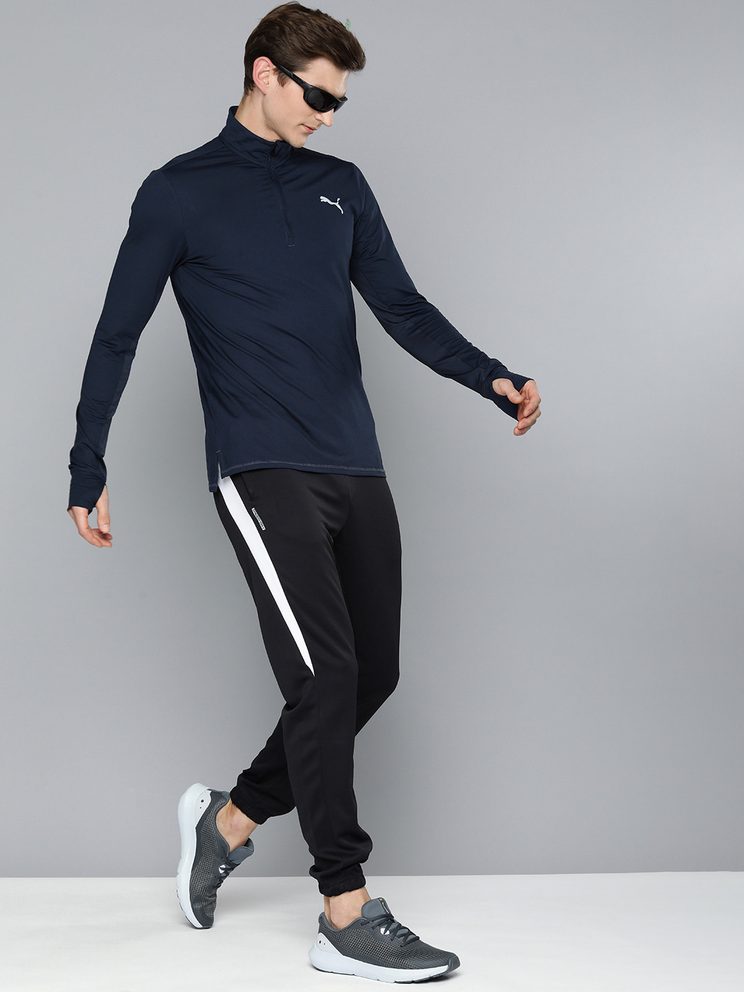 

Puma Run Favorite 1/4 Zip High Neck dryCELL T-shirt, Navy blue