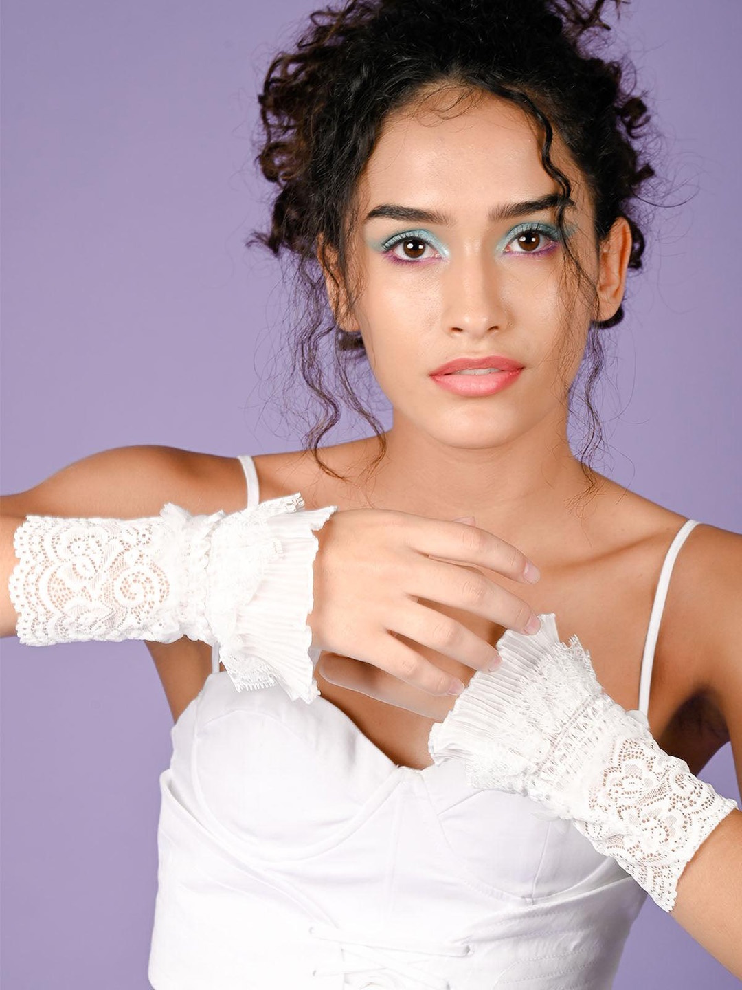 

ODETTE Self Design Lace Frills Details Hand Gloves, White