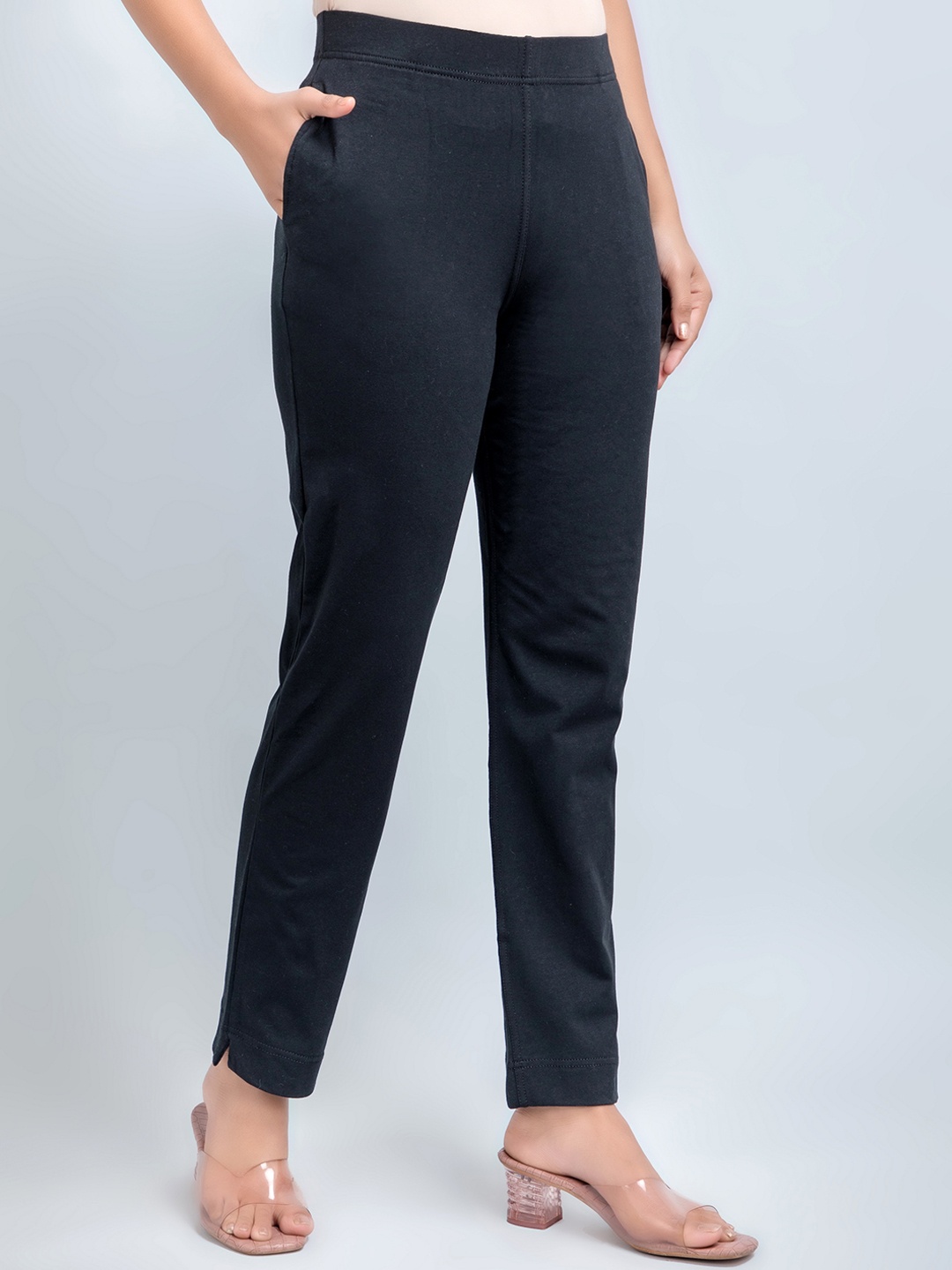 

SUTI Women Mid Rise Cotton Trousers, Black