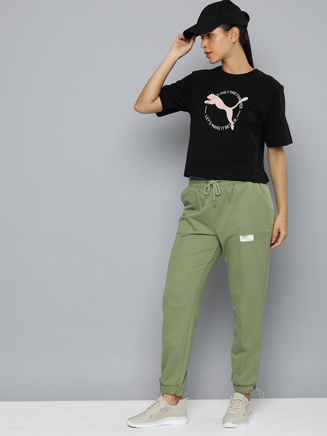 

Puma Pure Cotton Relaxed Fit Brand Logo Printed Raglan Sleeves Outdoor T-shirt, Black