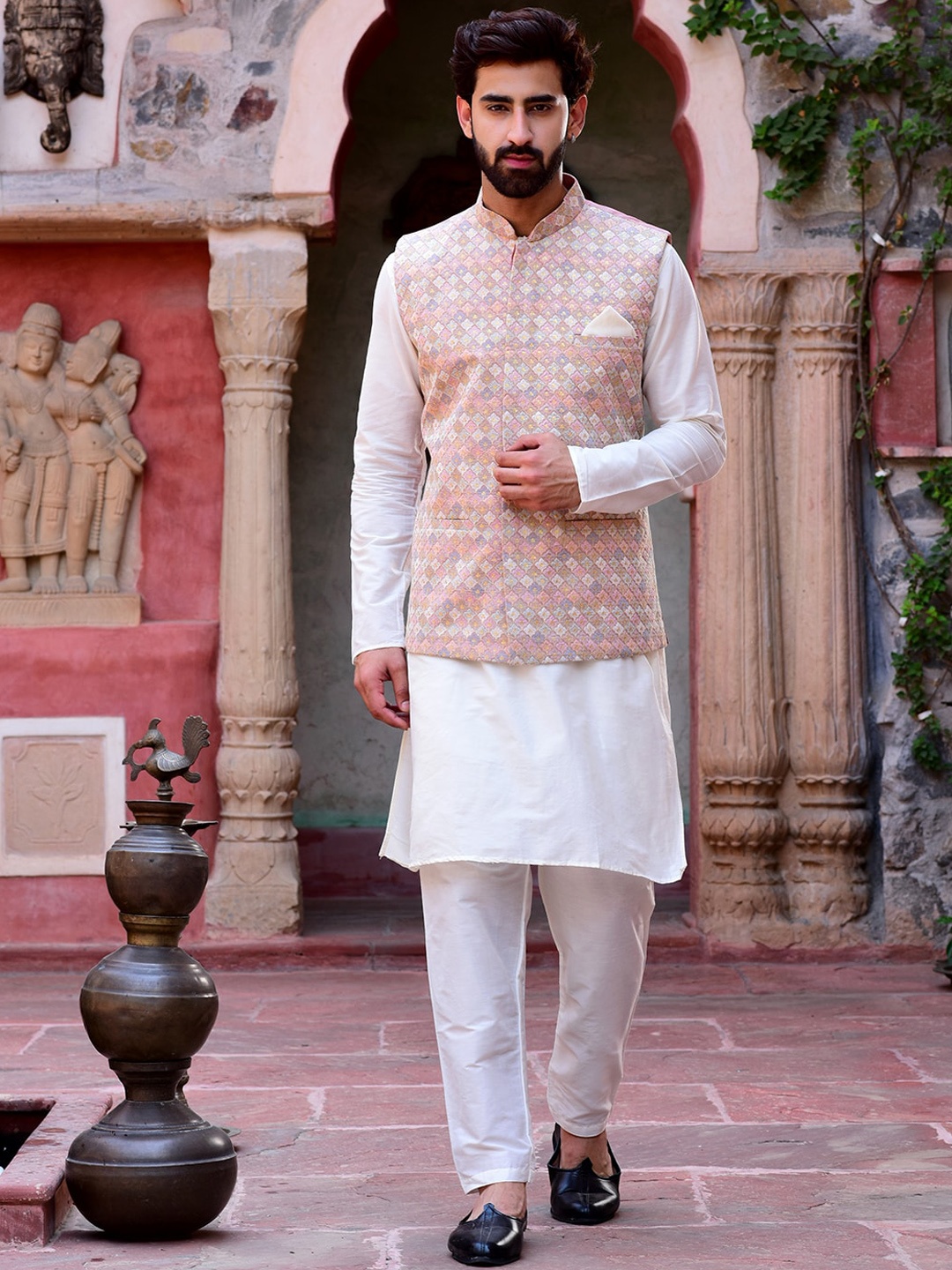 

HOUSE OF DEYANN Mandarin Collar Straight Kurta & Pyjamas With Nehru Jacket, White
