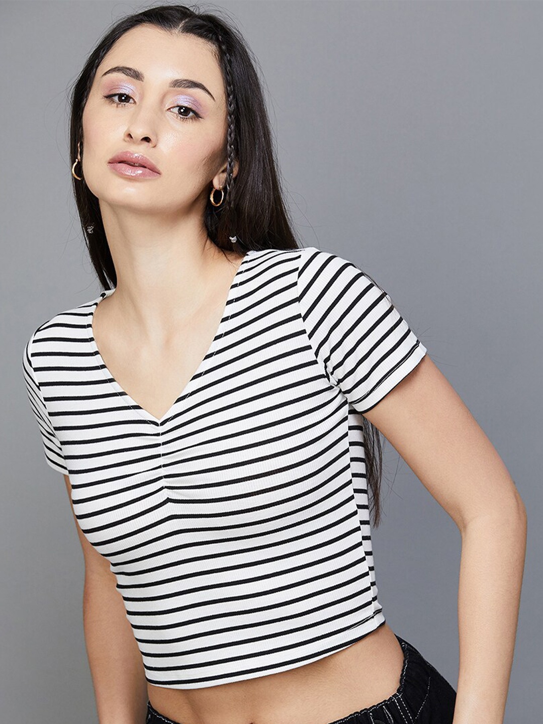 

Ginger by Lifestyle Striped V-Neck Crop Fitted Top, White
