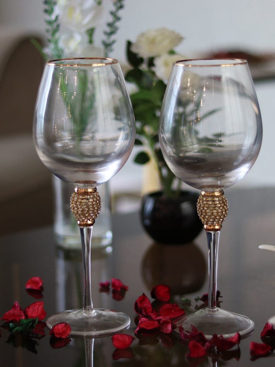 

MELBIFY Transparent & Gold Toned 2 Pieces Diamond Studded Wine Glasses