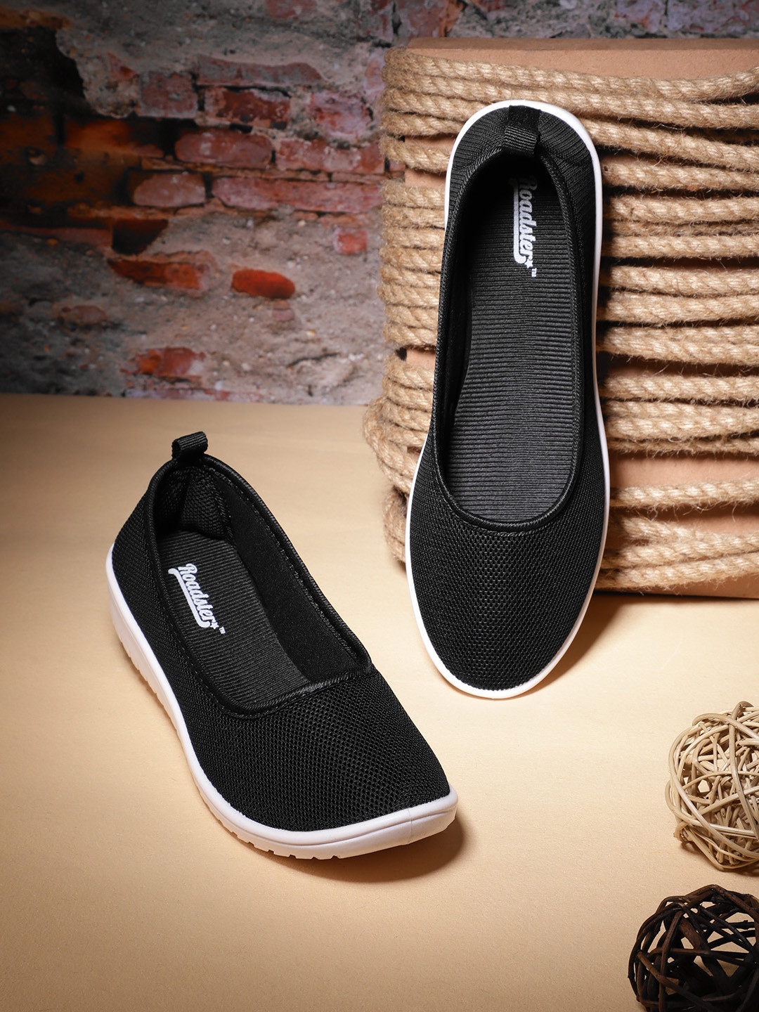 

The Roadster Lifestyle Co. Women Woven Design Slip-On Sneakers, Black