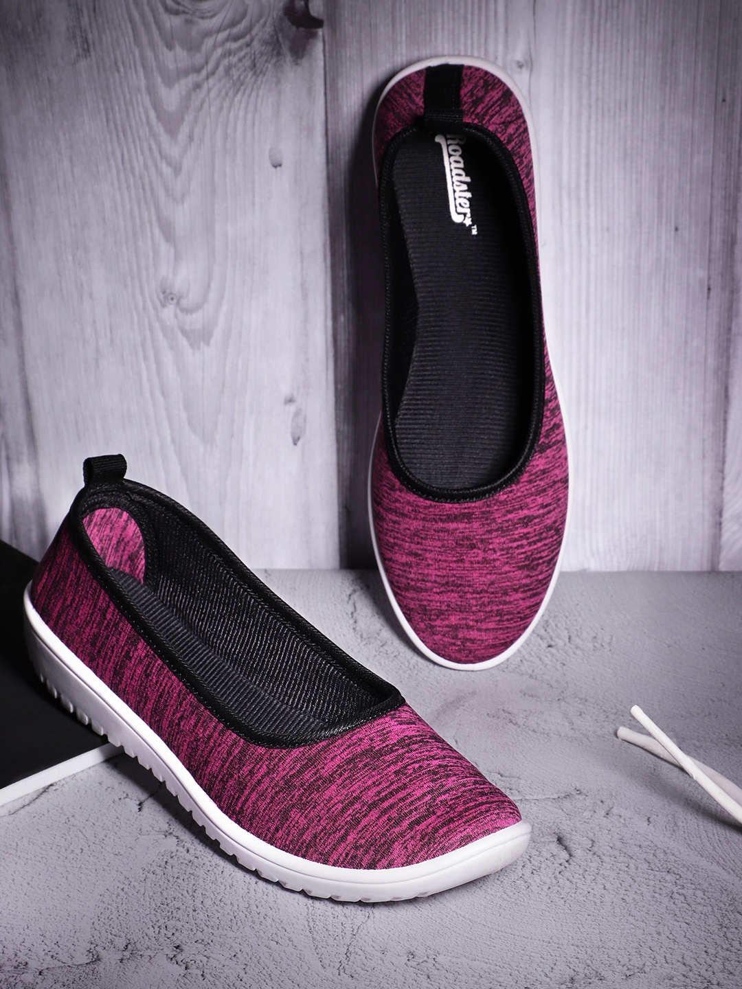 

The Roadster Lifestyle Co. Women Woven Design Slip-On Sneakers, Magenta