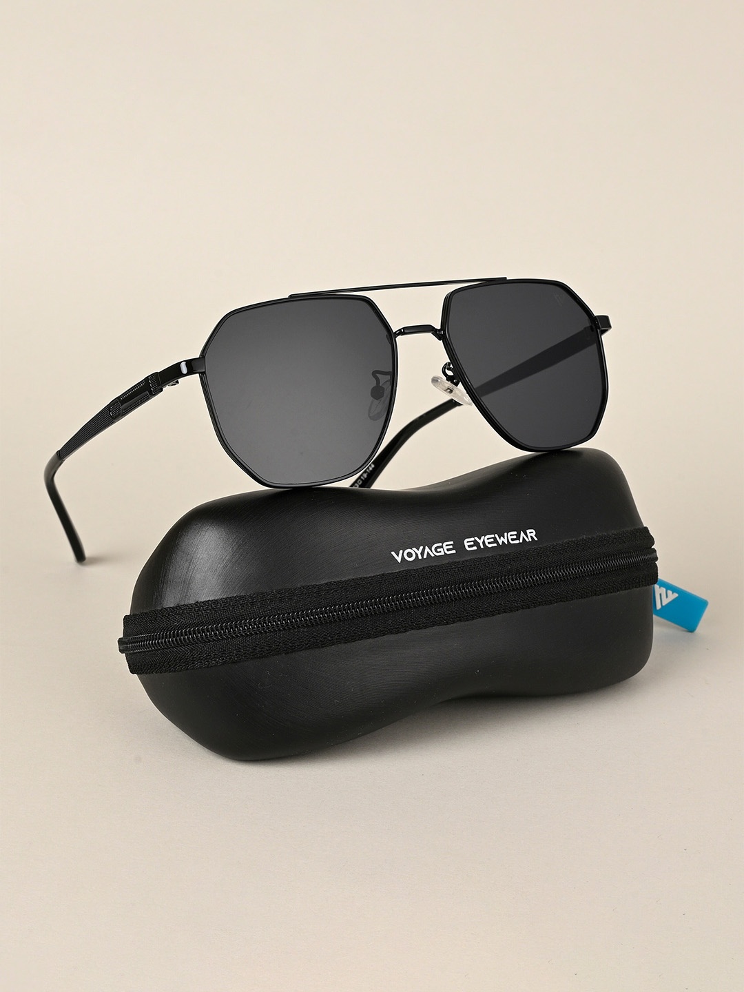 

Voyage Unisex Lens & Wayfarer Sunglasses With UV Protected Lens, Black