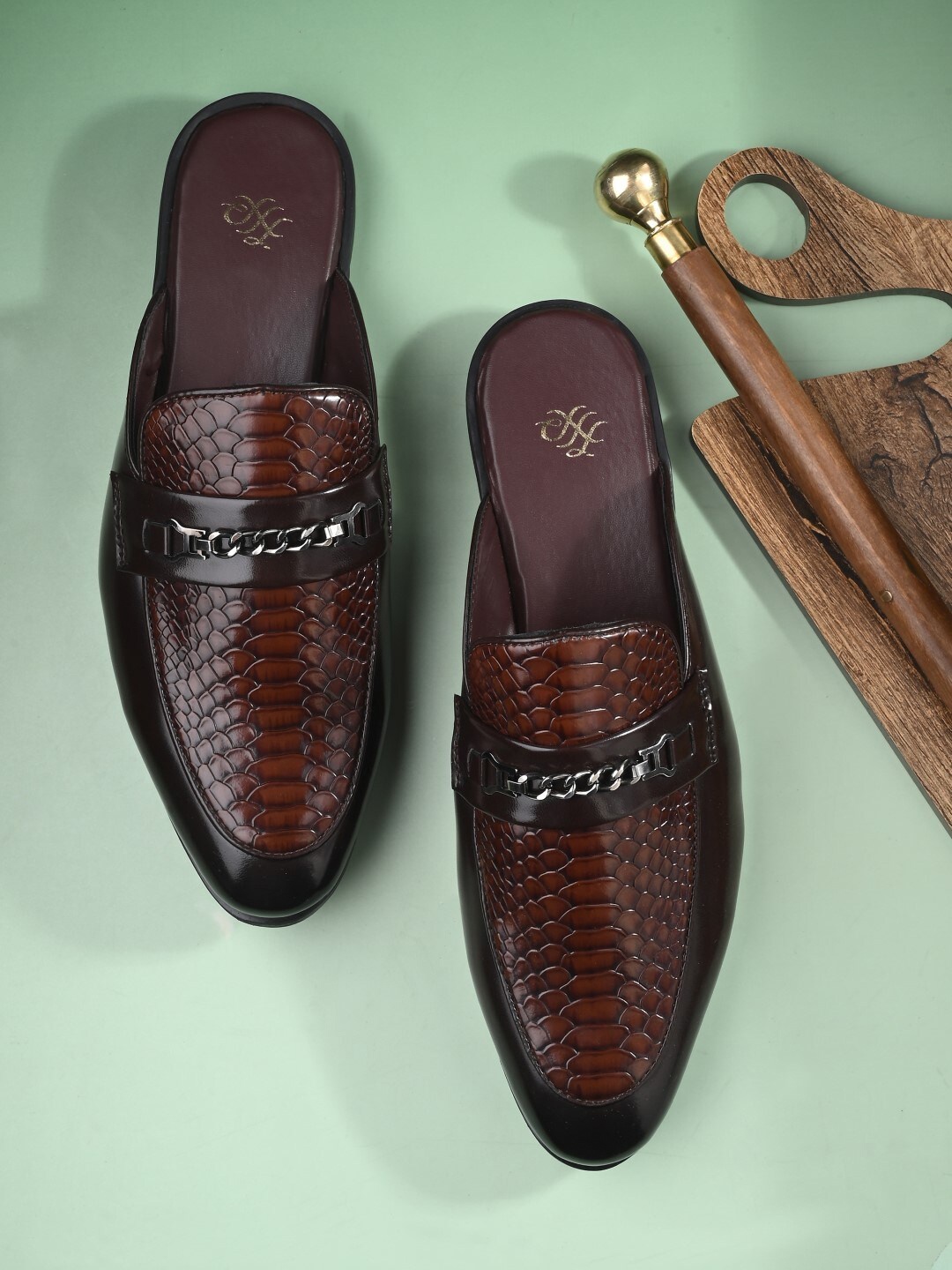 House of Pataudi Textured Shoe-Style Sandals, Brown