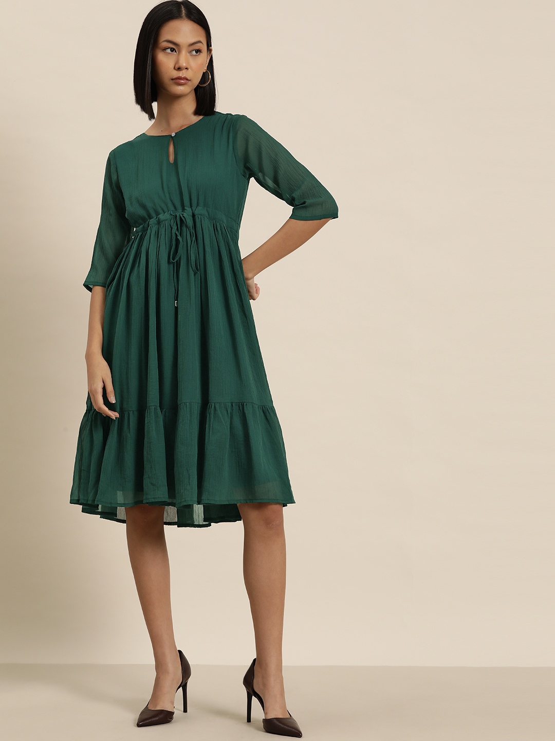 

INVICTUS Solid Keyhole Neck Chiffon A-Line Dress, Green