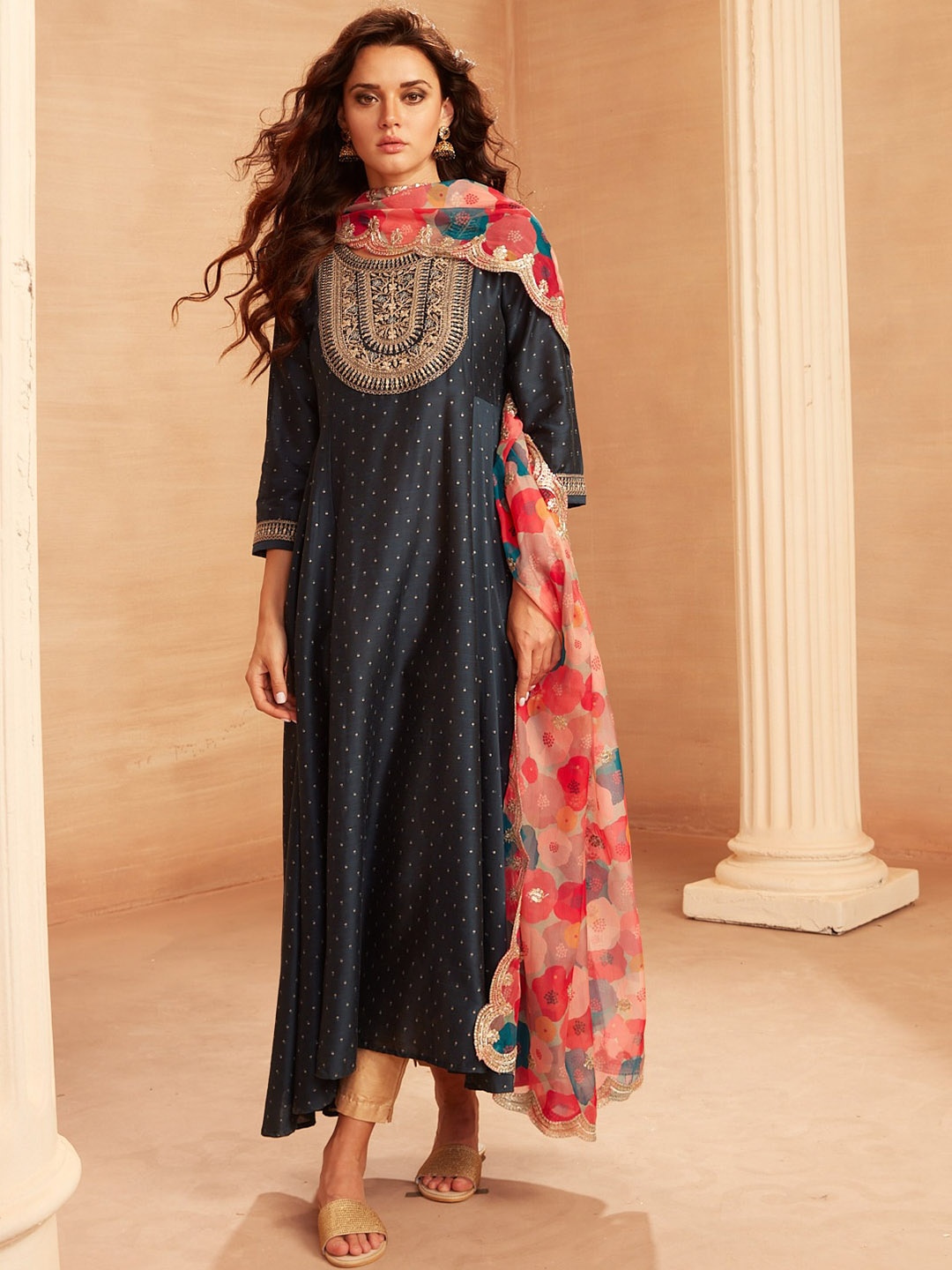 

Span Floral Printed Round Neck A-Line Kurta, Blue