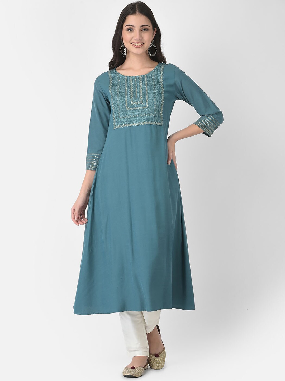 

Span Geometric Yoke Design Thread Work A-Line Kurta, Green