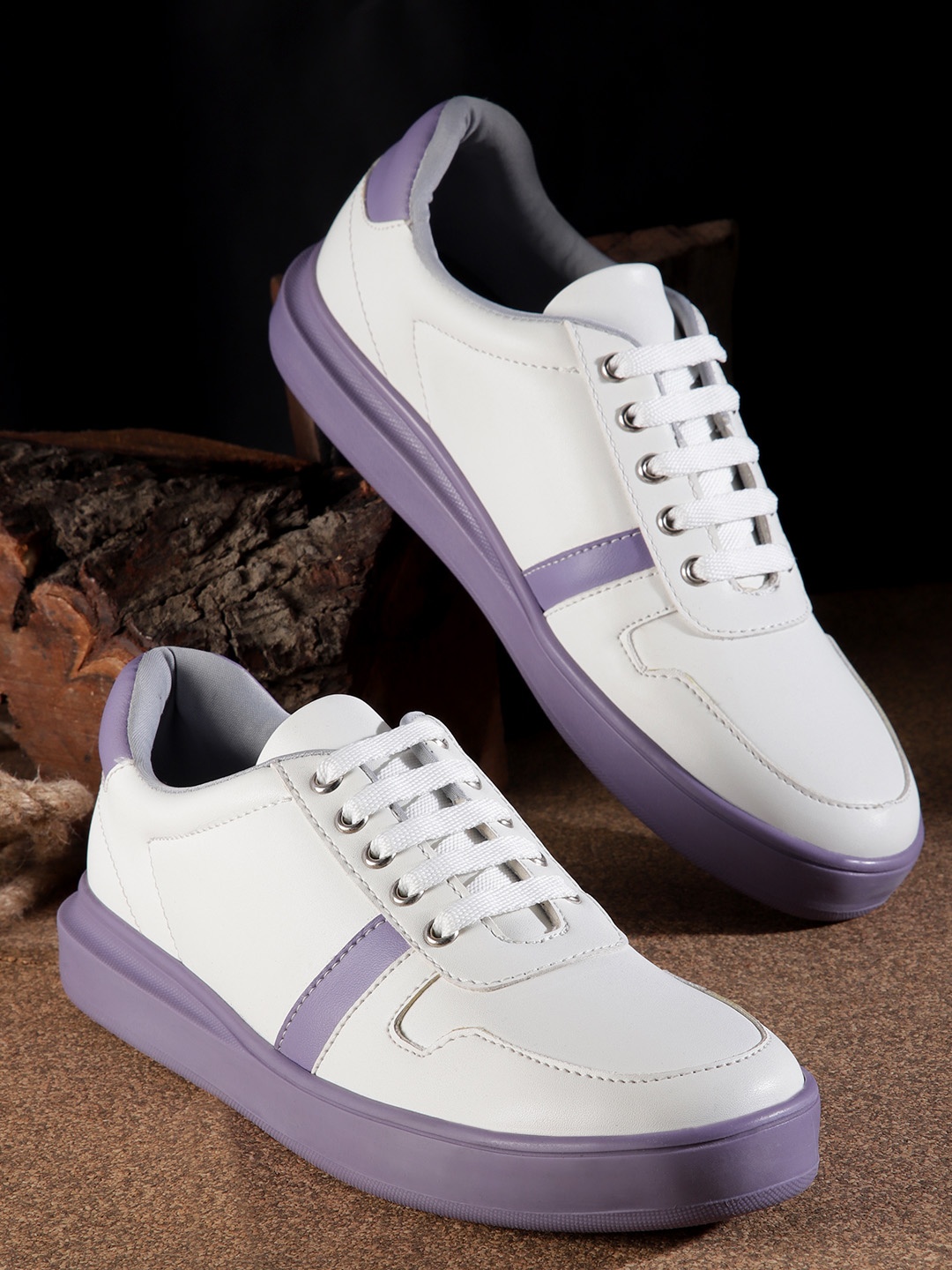 

The Roadster Lifestyle Co. Women Round-Toe Everyday Sneakers, White