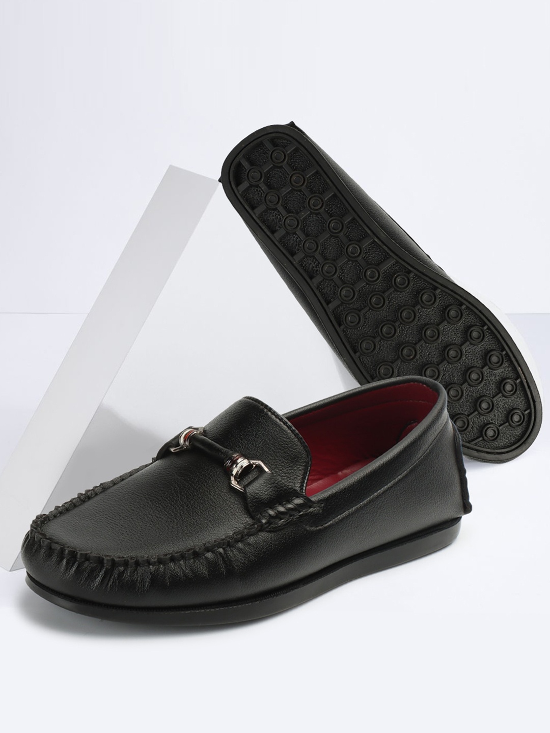 

Carlton London Men Textured Lightweight Horsebit Loafers, Black