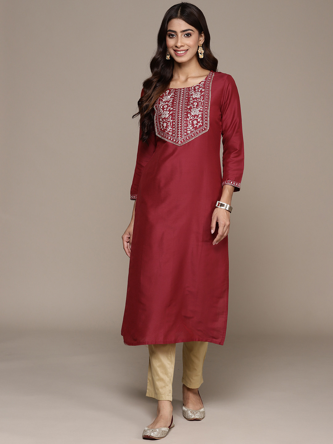 

Ishin Embellished Yoke Design Zari Kurta, Maroon