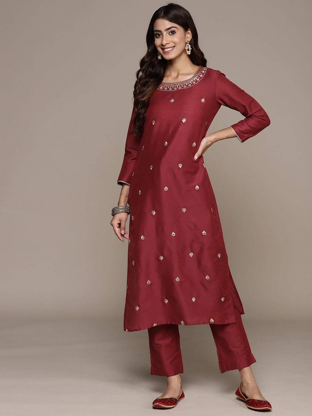 

Ishin Women Embroidered Regular Sequinned Kurta with Trousers, Maroon