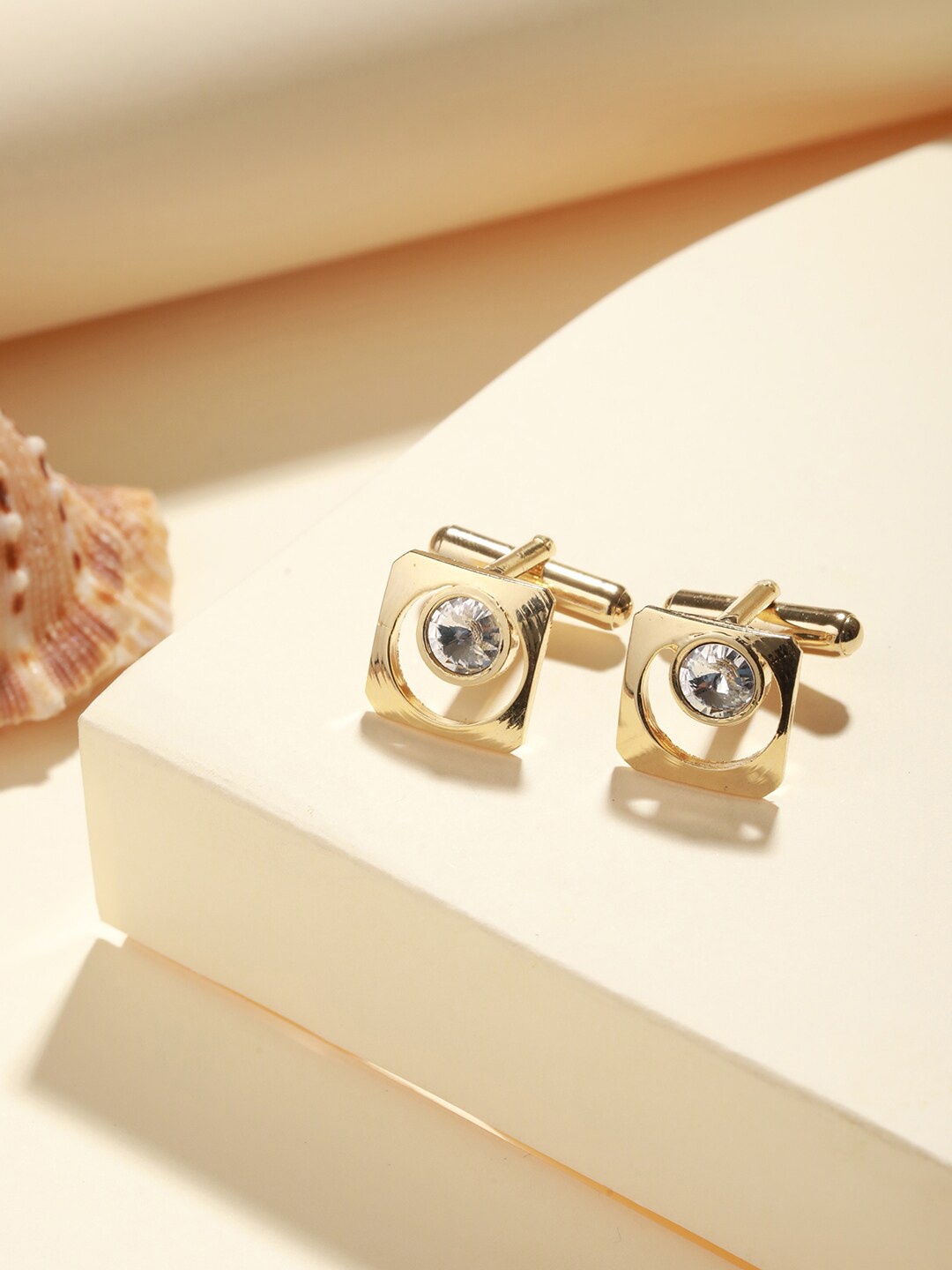 

Priyaasi Solitaire Square Gold-Plated Cufflink