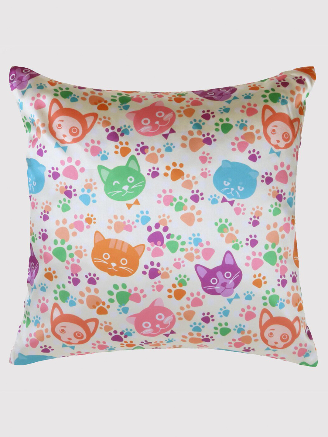 

OUSSUM Off White & Green Cartoon Characters Satin Square Cushion Covers