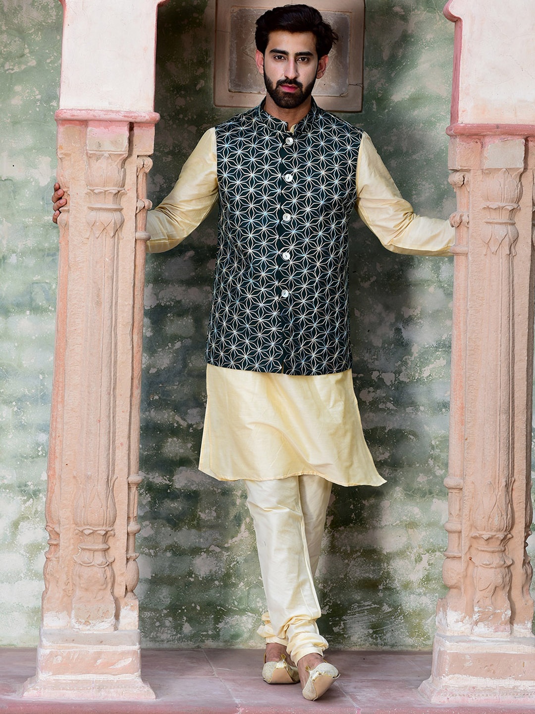 

HOUSE OF DEYANN Embroidered Regular Pure Cotton Kurta with Churidar & Nehru Jacket, Green