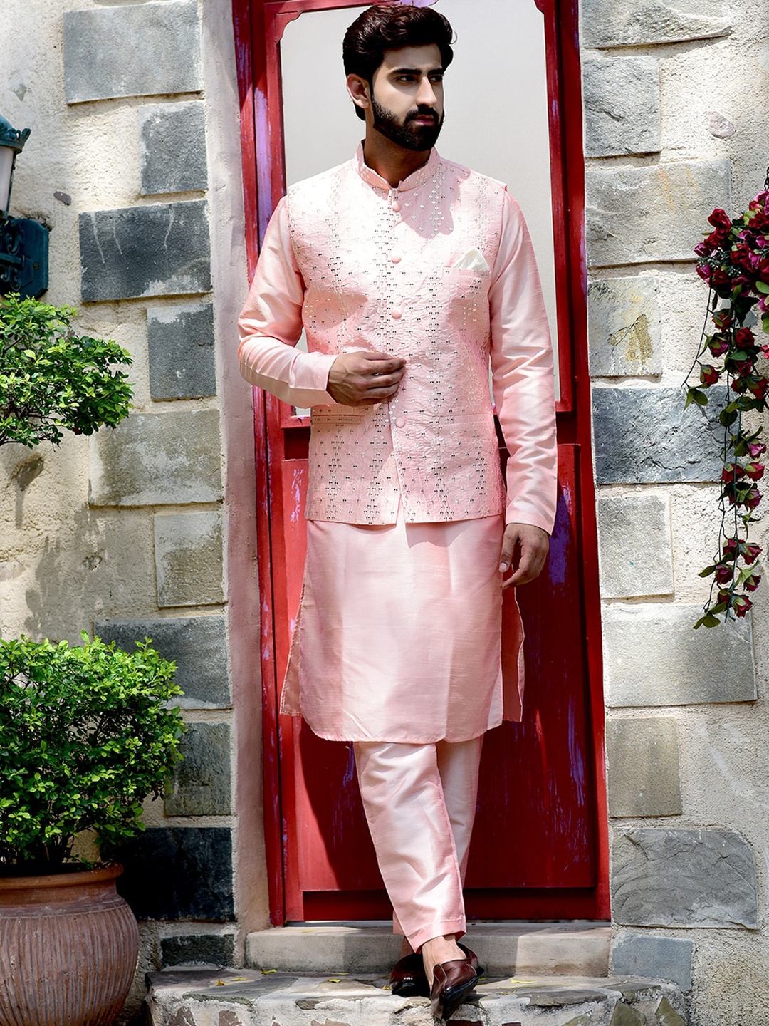 

HOUSE OF DEYANN Mandarin Collar Sequinned Regular Kurta & Pyjamas With Nehru jacket, Peach