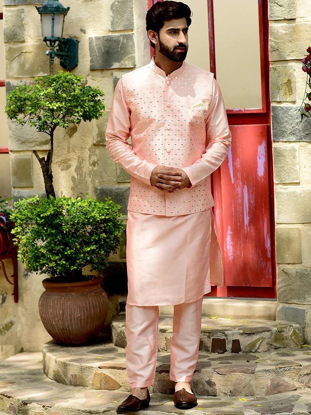 

HOUSE OF DEYANN Mandarin Collar Sequinned Regular Kurta & Pyjamas With Nehru jacket, Peach