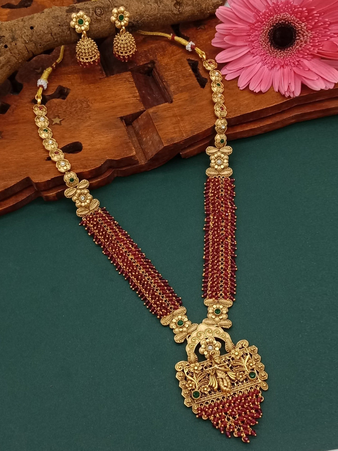 

AASHISH IMITATION Copper-Plated Kundan-Studded & Beaded Jewellery Set, Gold