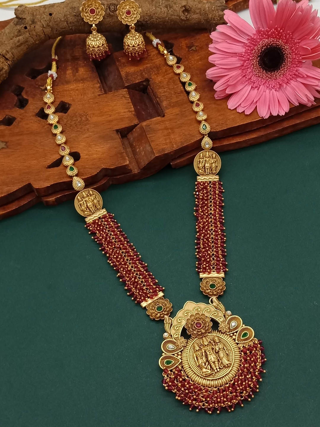 

AASHISH IMITATION Copper-Plated Kundan-Studded & Beaded Jewellery Set