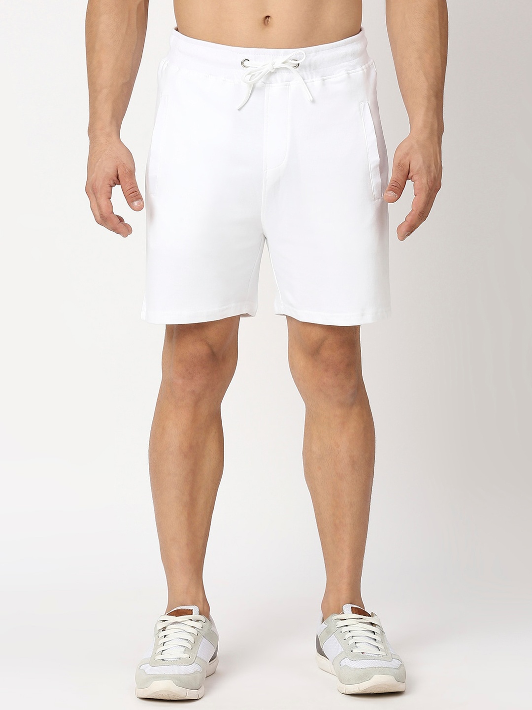

THE DAILY OUTFITS Men Mid-Rise Slim Fit Pure Cotton Shorts, White
