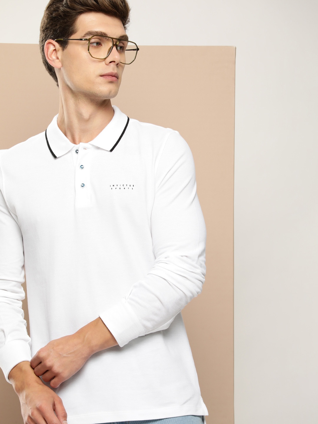 

INVICTUS Solid Regular Fir Polo Collar T-shirt, White