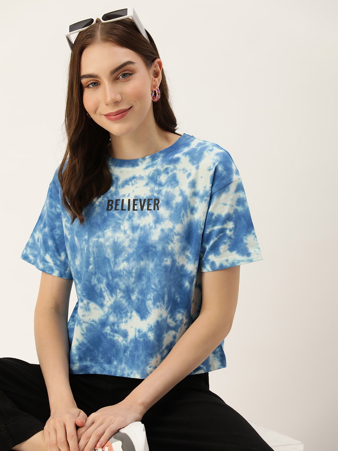 

Harvard Tie and Dye Printed Drop-Shoulder Sleeves Applique Crop T-shirt, Blue