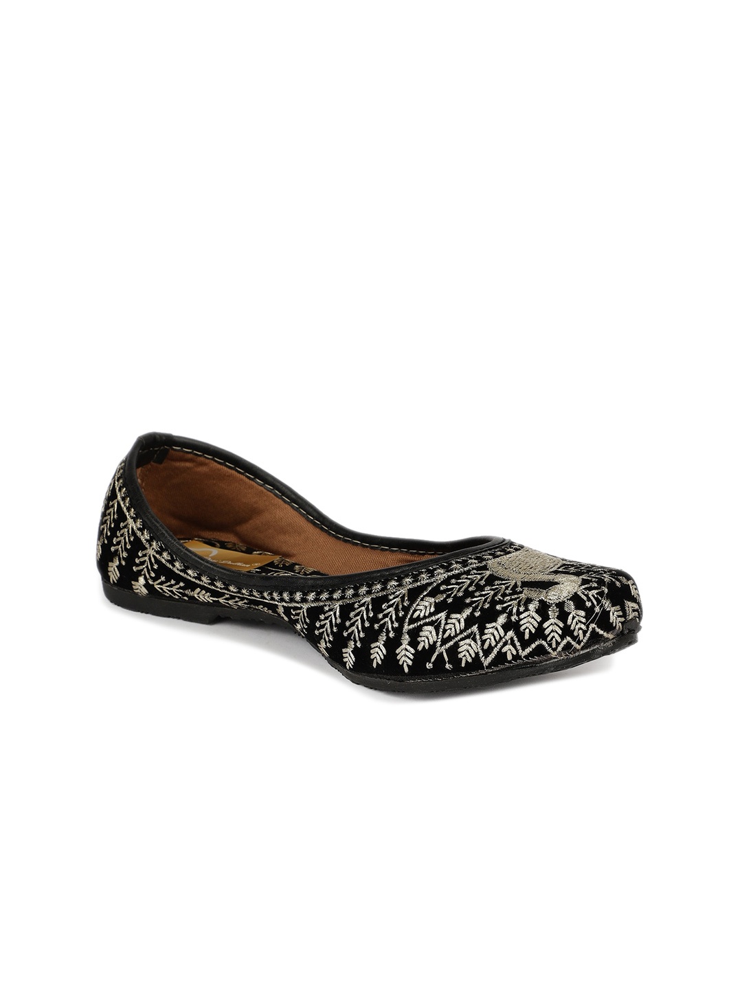 

The Desi Dulhan Ethnic Embroidered Mojaris, Black