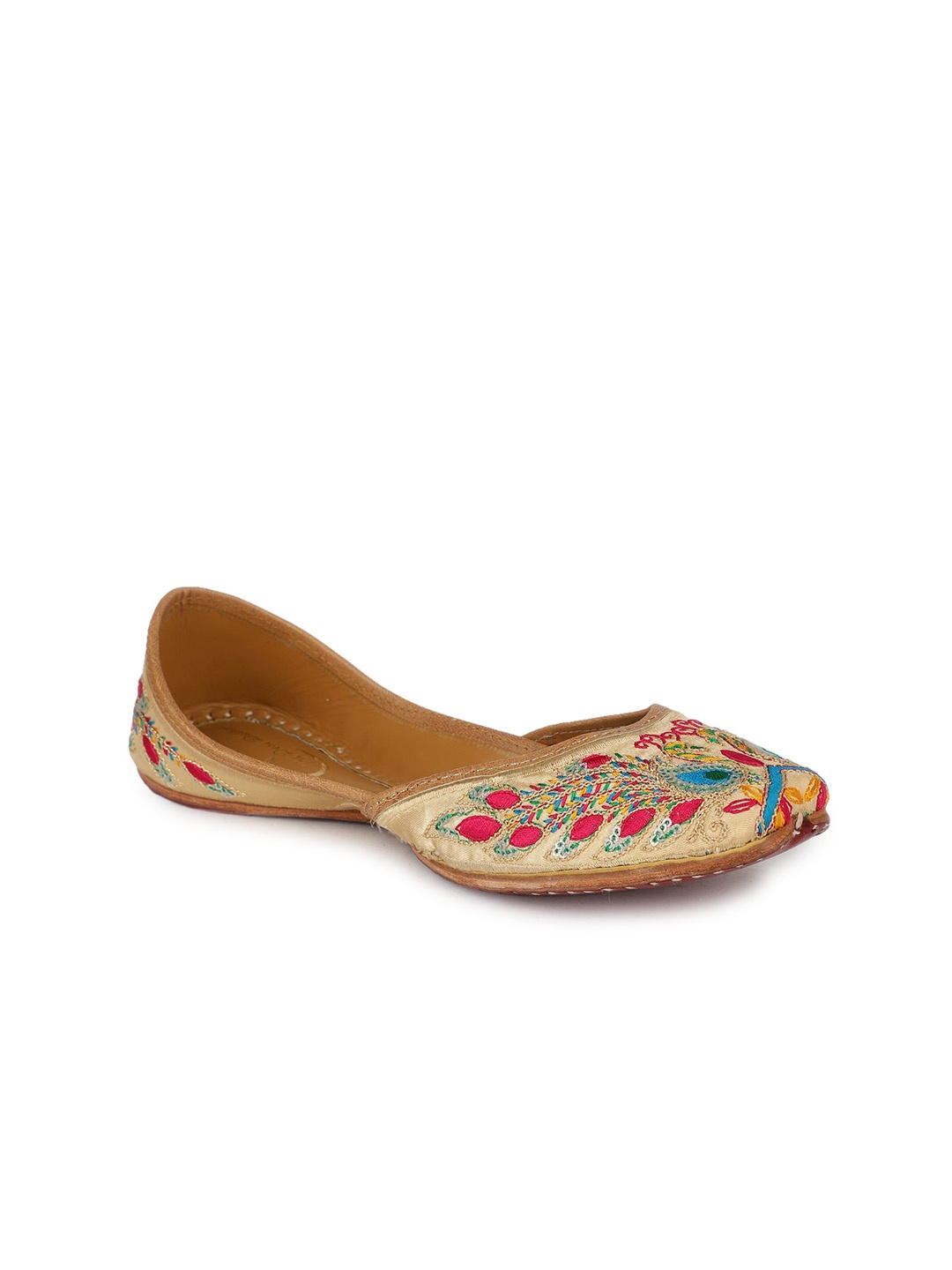 

The Desi Dulhan Ethnic Embroidered Mojaris, Gold