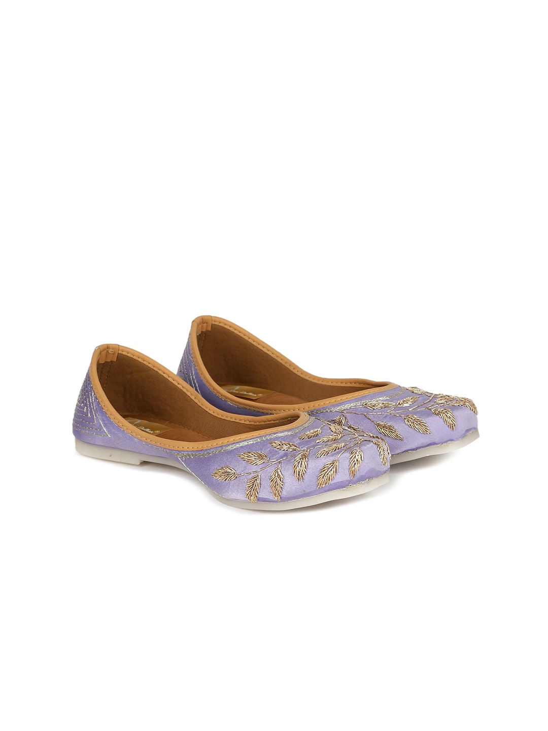 

The Desi Dulhan Ethnic Embroidered Mojaris, Purple