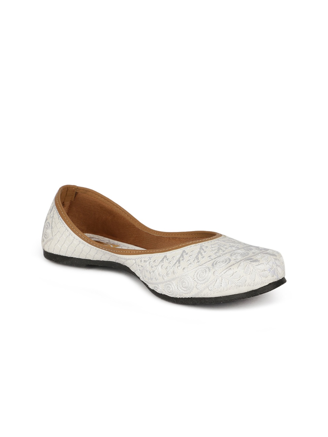 

The Desi Dulhan Embroidered Ethnic Mojaris, White