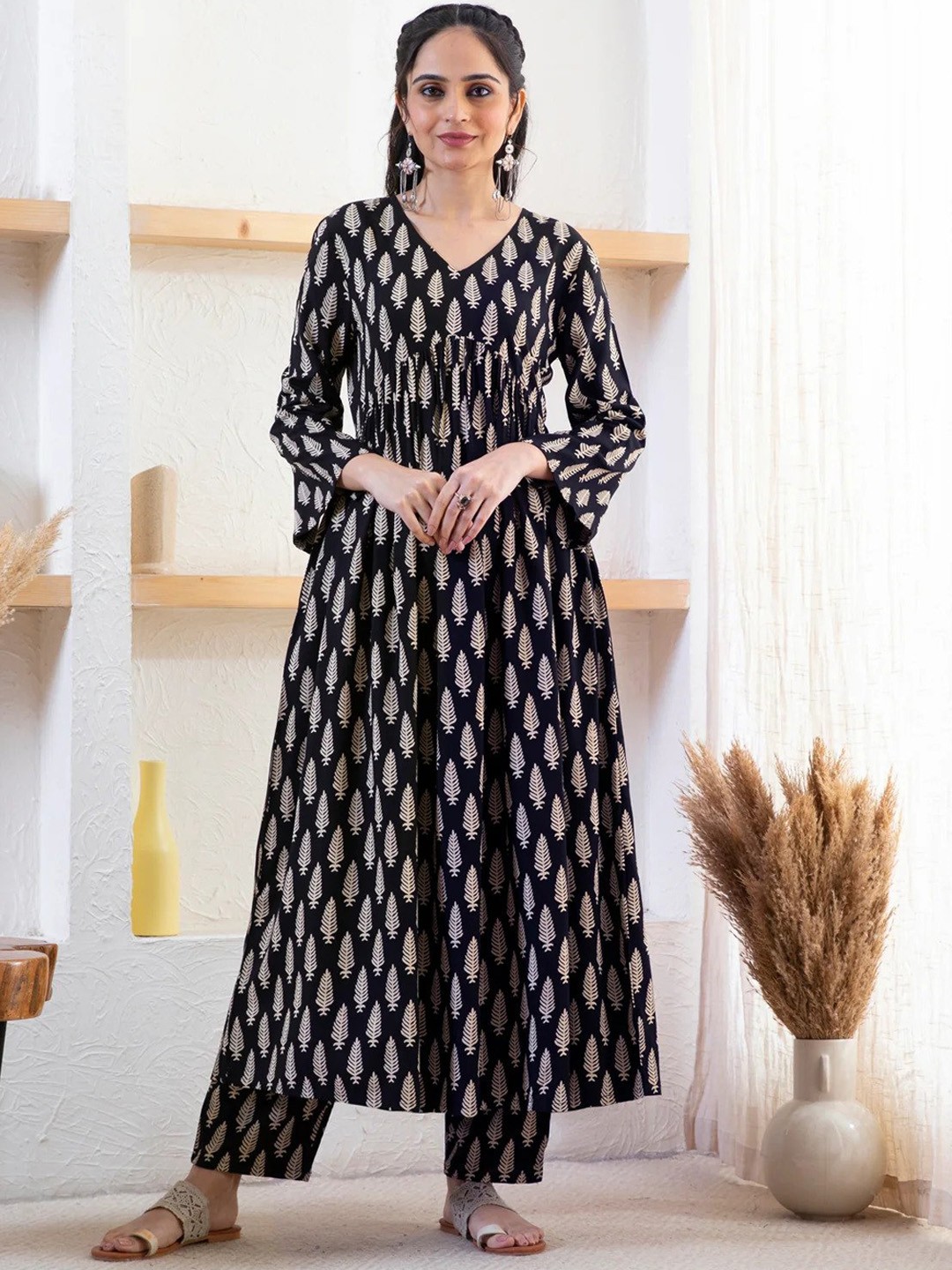

KALINI Floral Printed Empire Kurta With Palazzos, Black