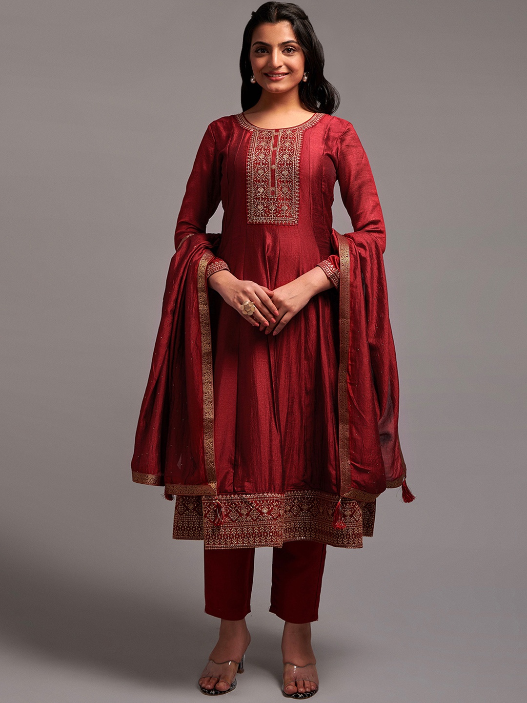 

Navlik Ethnic Motifs Yoke Design Kurta With Trousers & With Dupatta, Maroon