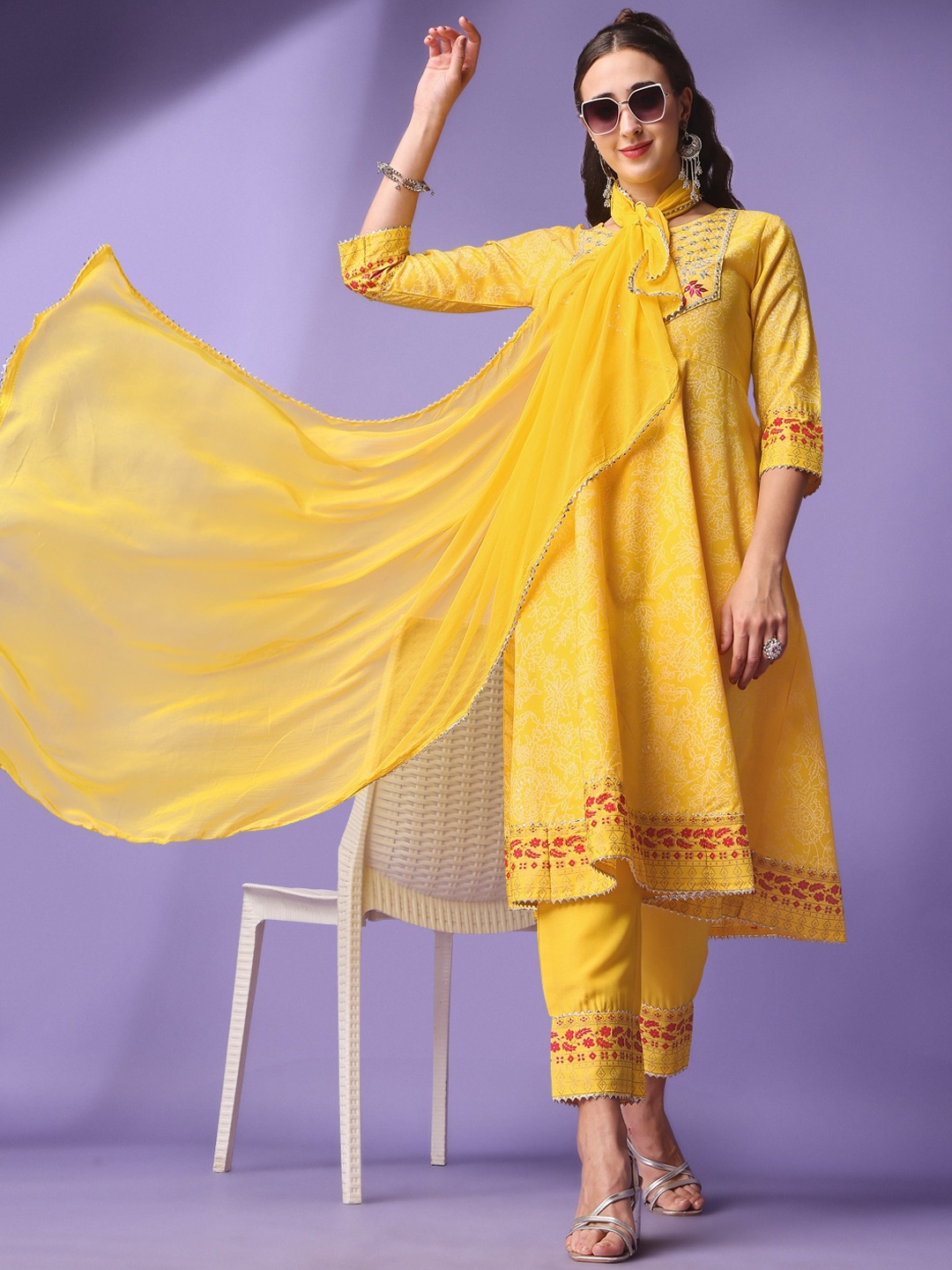 

Navlik Floral Embroidered Kurta with Trousers & With Dupatta, Yellow