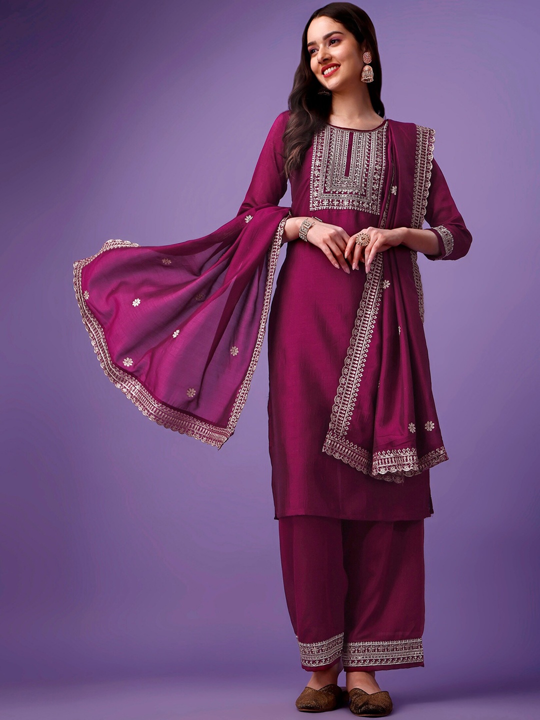 

Navlik Ethnic Motifs Embroidered Sequinned Kurta With Palazzos & Dupatta, Purple