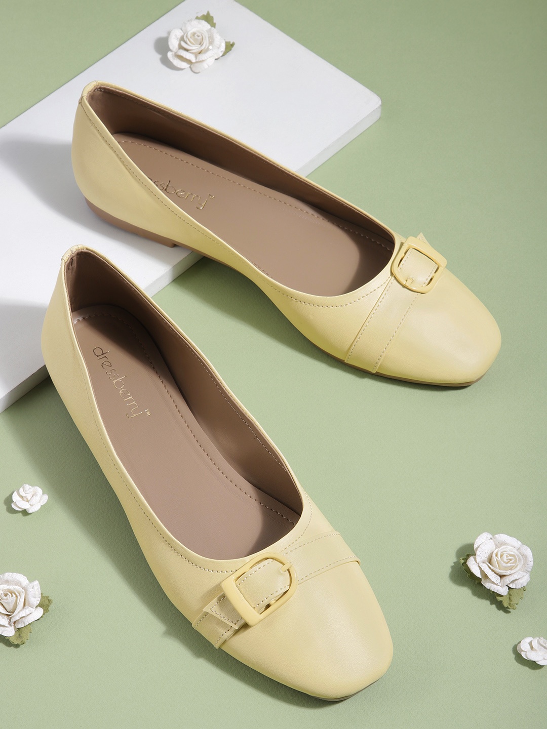 

DressBerry Women Ballerinas with Buckle, Yellow