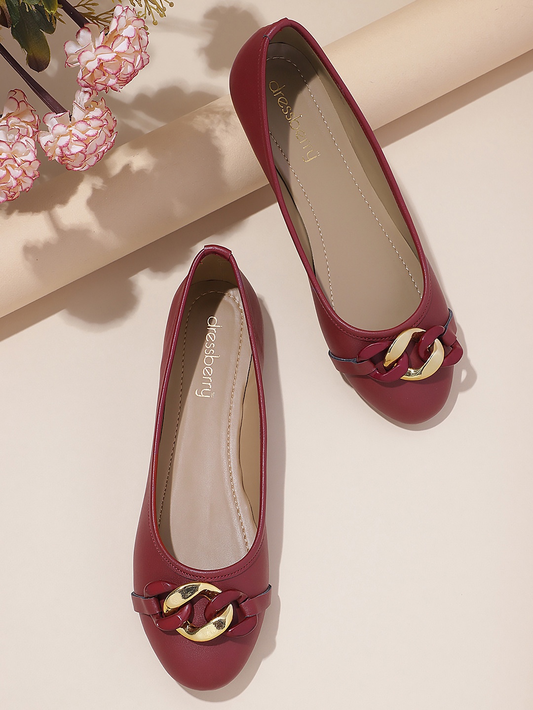 

DressBerry Women Round Toe Ballerinas With Chain Detail, Maroon