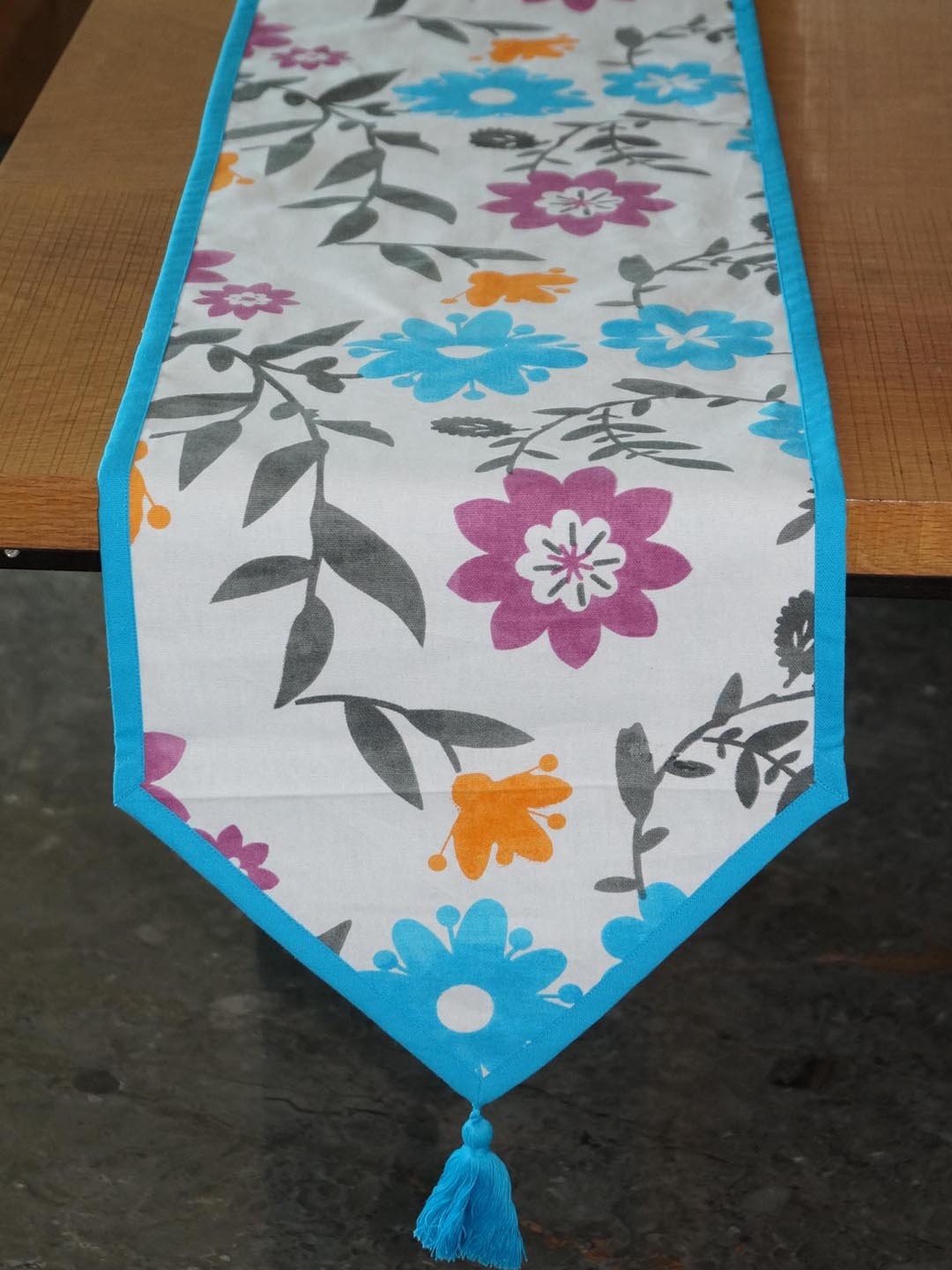 

Lushomes White & Blue 8 Pieces Floral Printed 6 Seater Table Linen Set