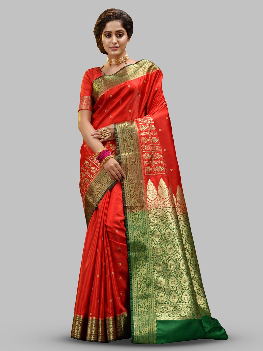 

HOUSE OF BEGUM Floral Woven Design Zari Banarasi Saree, Red