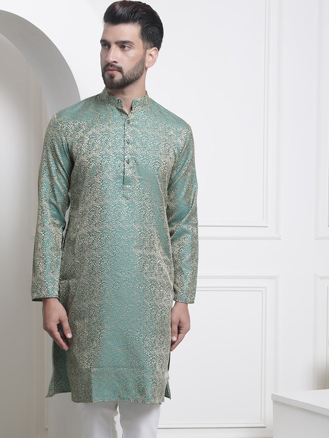 

SOJANYA Ethnic Motifs Woven Design Mandarin Collar Jacquard Zari Straight Kurta, Green